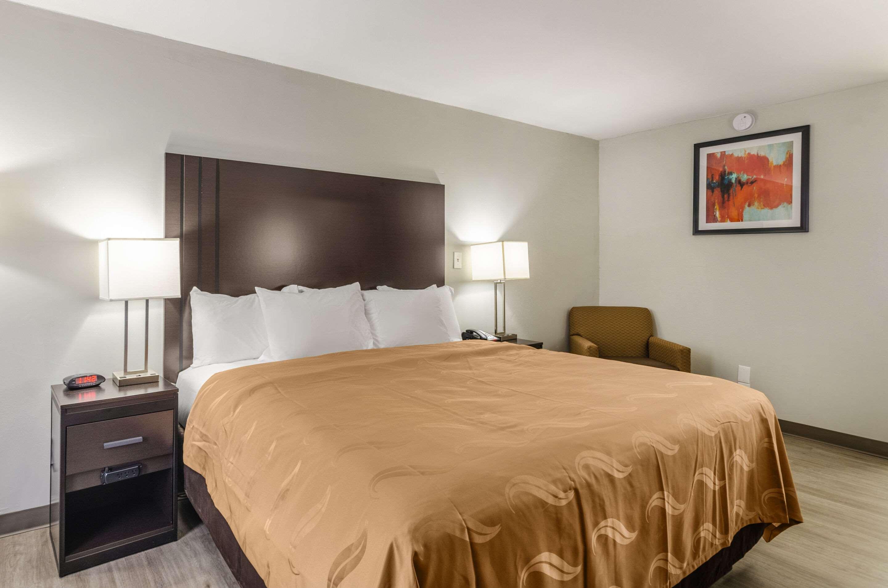 Quality Inn Бристол Экстерьер фото