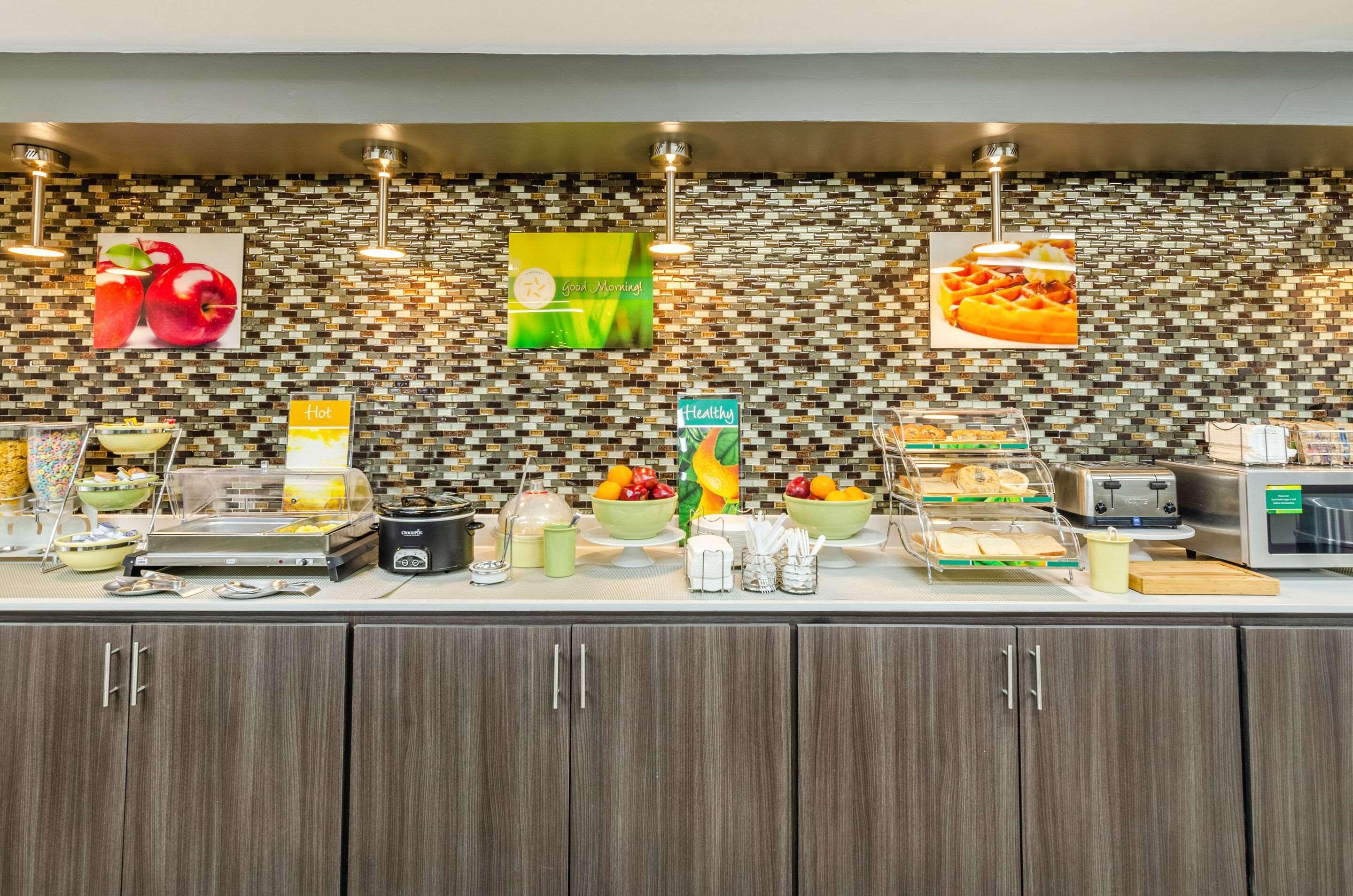 Quality Inn Бристол Экстерьер фото