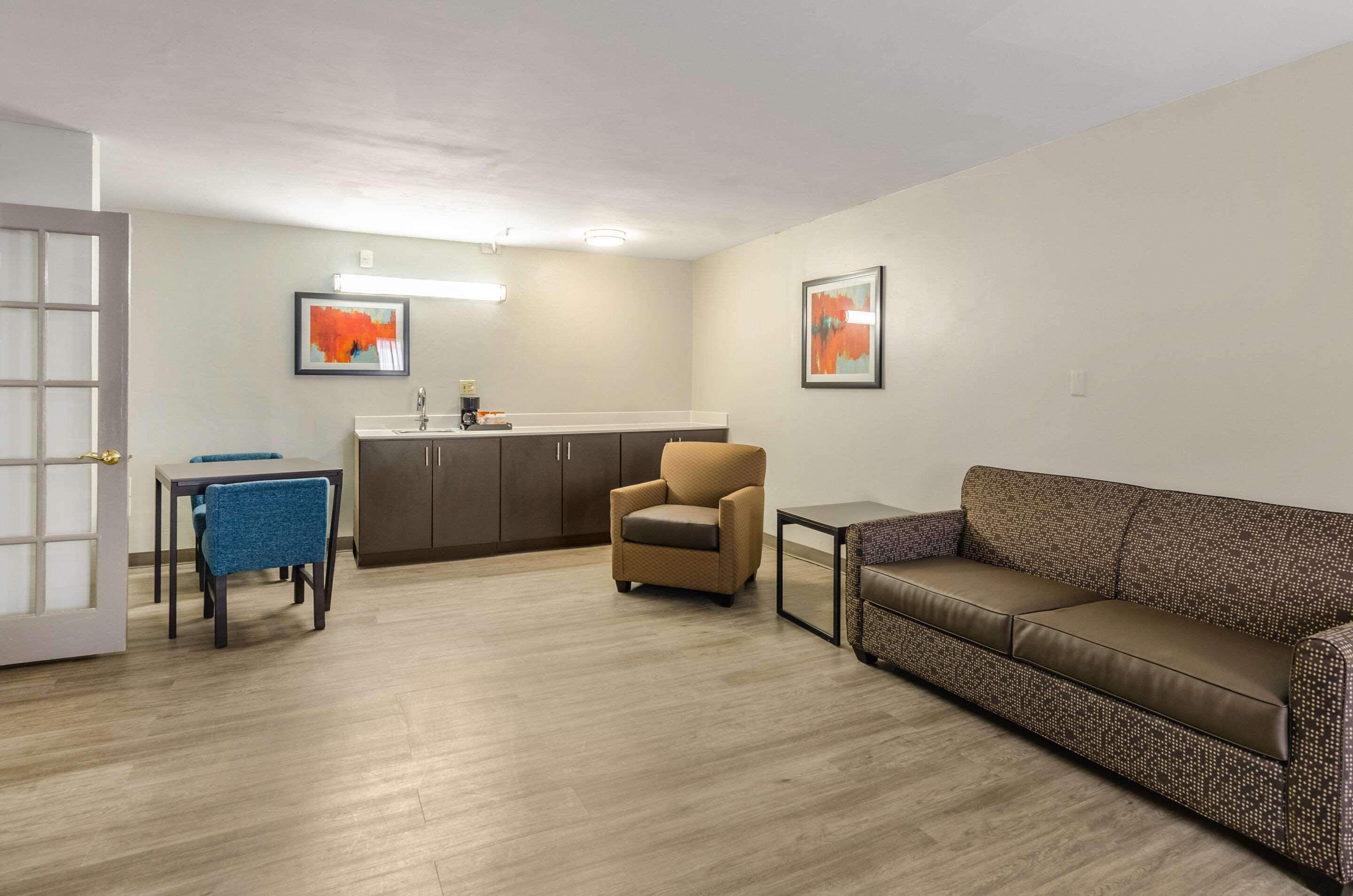 Quality Inn Бристол Экстерьер фото